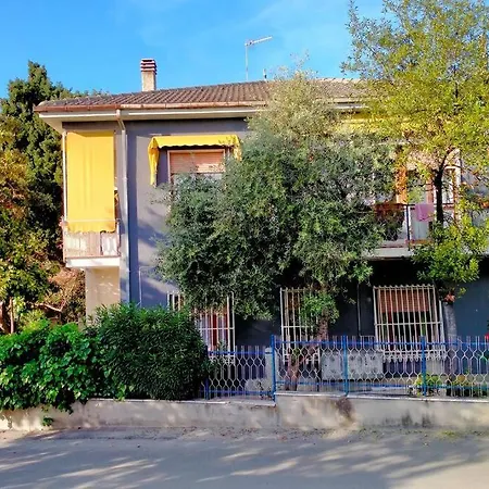 Casa Vacanza Con Giardino Holiday home *