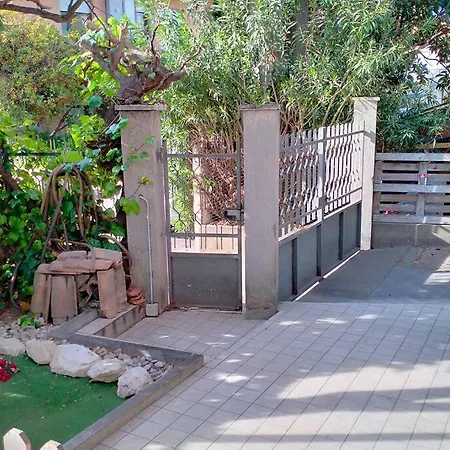 Casa Vacanza Con Giardino Holiday home Montesilvano
